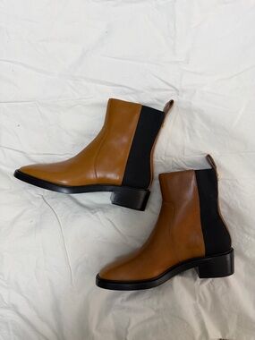 Tory Burch brown Chelsea boot size 6